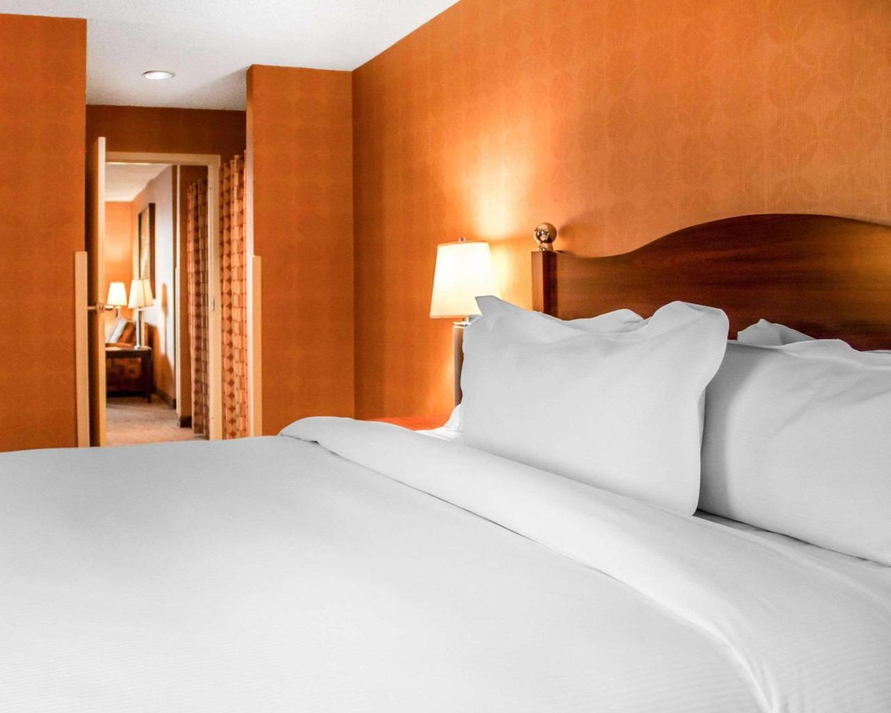 The Woodlands Inn Уилкс-Барре Экстерьер фото