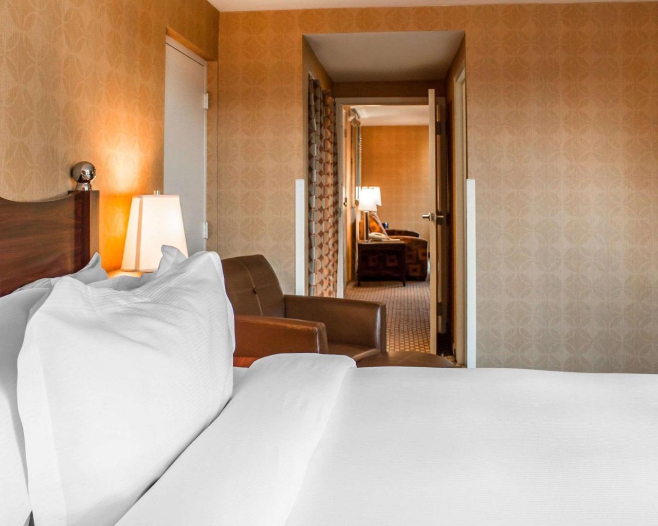 The Woodlands Inn Уилкс-Барре Экстерьер фото